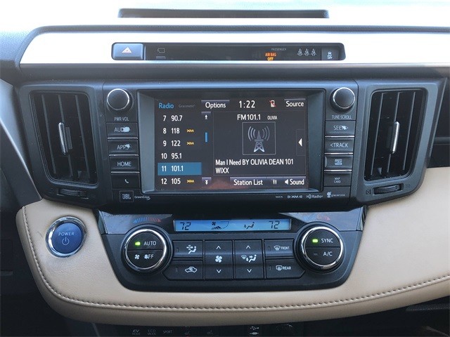 Toyota RAV4 Hybrid Vehicle Full-screen Gallery Image 21