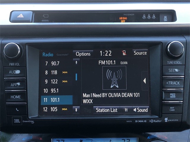 Toyota RAV4 Hybrid Vehicle Full-screen Gallery Image 22