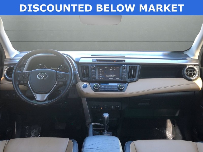 Toyota RAV4 Hybrid Vehicle Full-screen Gallery Image 12