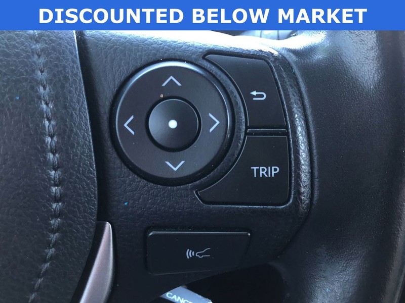 Toyota RAV4 Hybrid Vehicle Full-screen Gallery Image 18