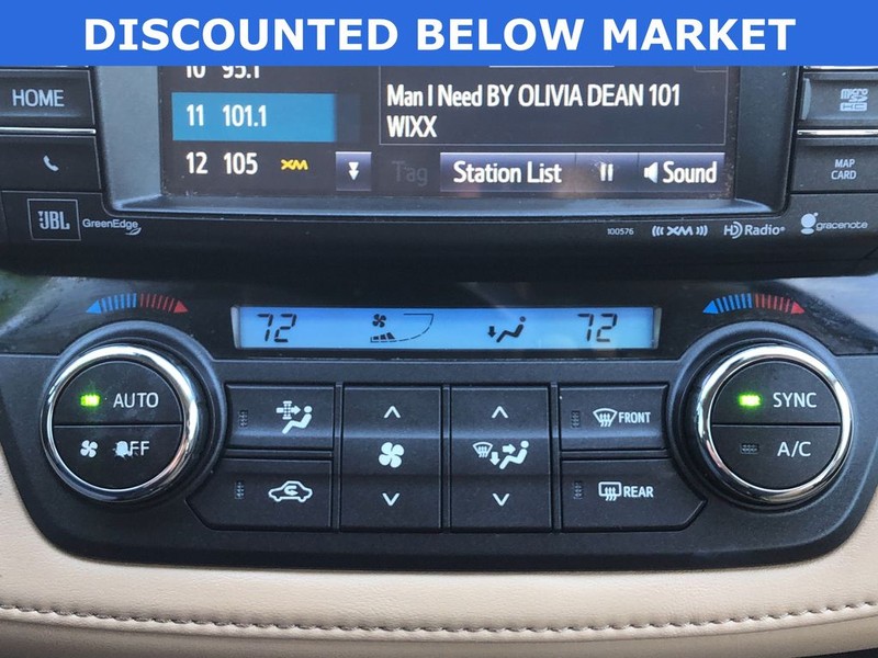 Toyota RAV4 Hybrid Vehicle Full-screen Gallery Image 26