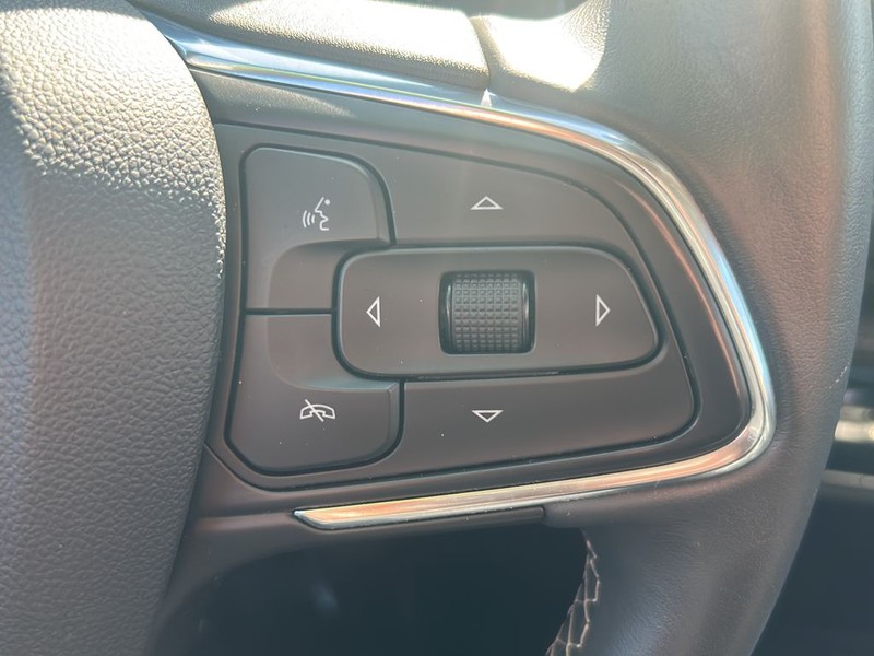 Buick Envision Vehicle Full-screen Gallery Image 17