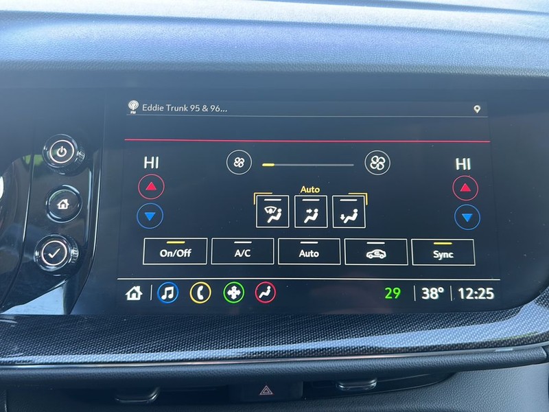 Buick Envision Vehicle Full-screen Gallery Image 19