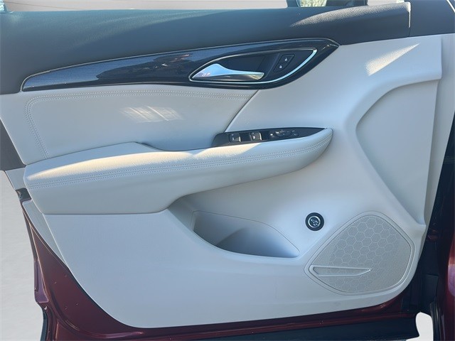 Buick Envision Vehicle Full-screen Gallery Image 09