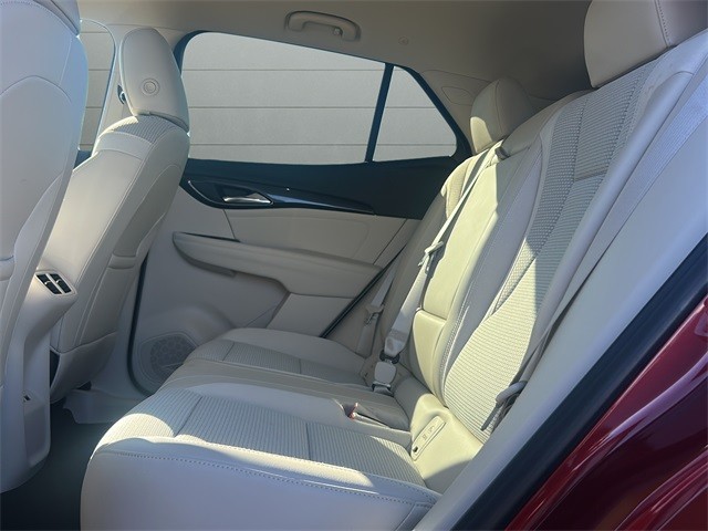 Buick Envision Vehicle Full-screen Gallery Image 11