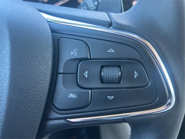 Buick Envision Vehicle Full-screen Gallery Image 17