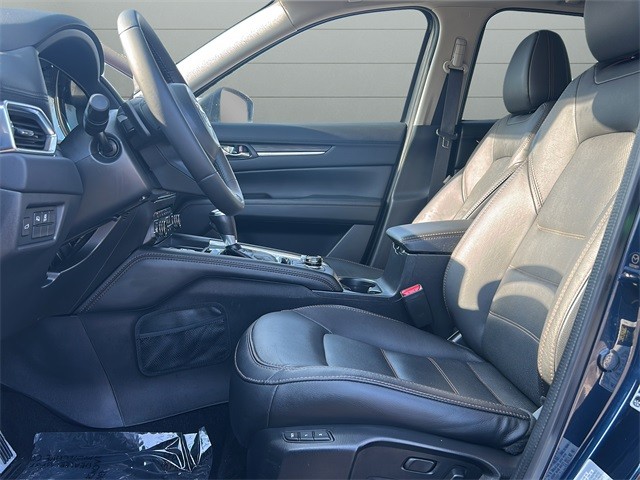 Mazda CX-5 Vehicle Full-screen Gallery Image 10