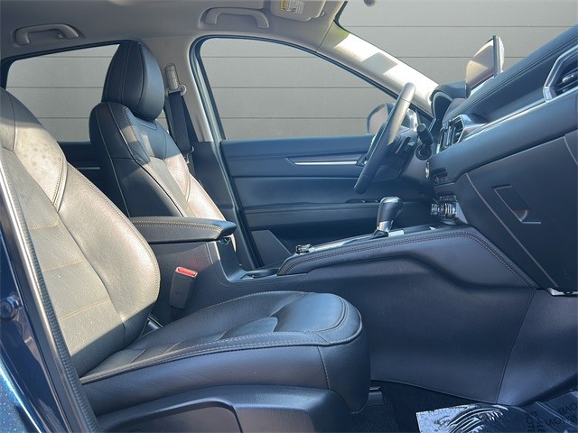 Mazda CX-5 Vehicle Full-screen Gallery Image 14