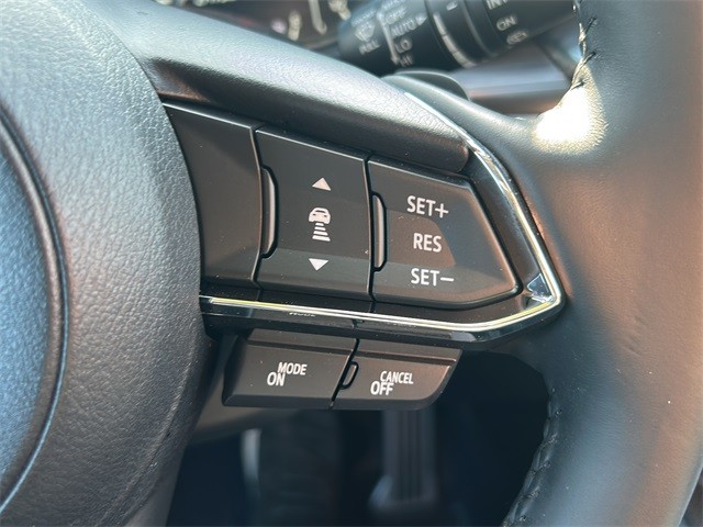 Mazda CX-5 Vehicle Full-screen Gallery Image 17