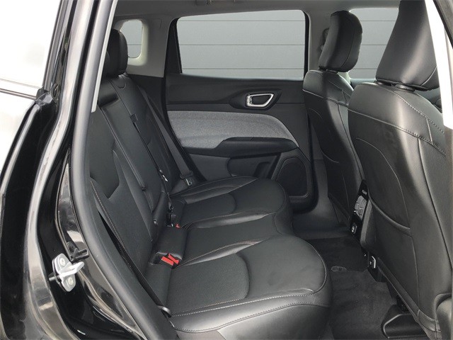 Jeep Compass Vehicle Full-screen Gallery Image 14