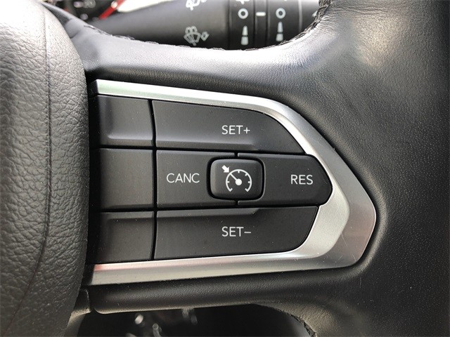 Jeep Compass Vehicle Full-screen Gallery Image 18