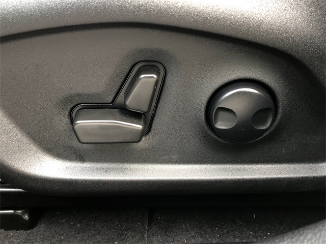 Jeep Compass Vehicle Full-screen Gallery Image 28