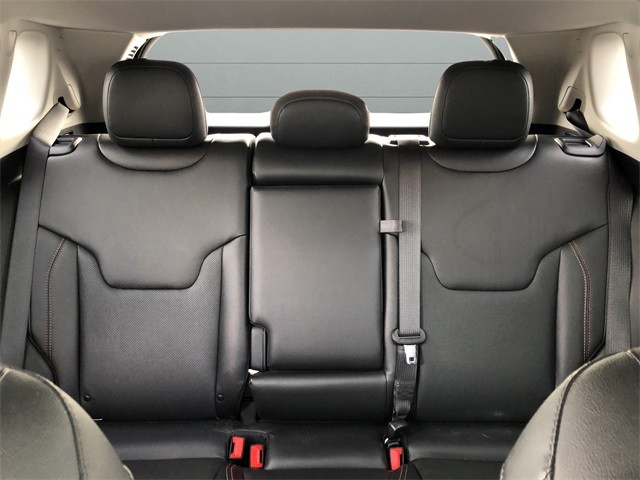 Jeep Compass Vehicle Full-screen Gallery Image 29