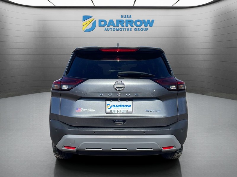 Nissan Rogue Vehicle Full-screen Gallery Image 4