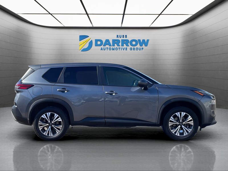 Nissan Rogue Vehicle Full-screen Gallery Image 6