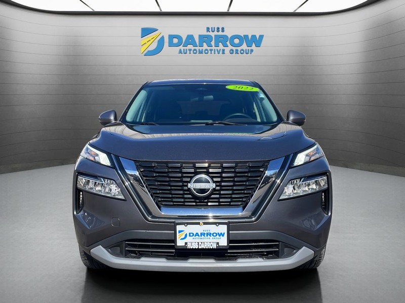 Nissan Rogue Vehicle Full-screen Gallery Image 8