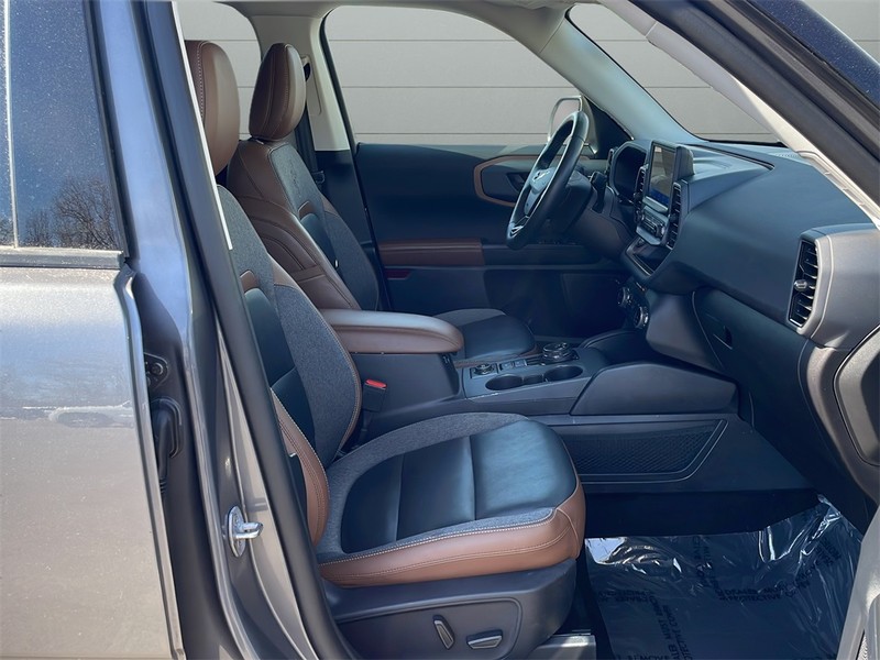 Ford Bronco Sport Vehicle Full-screen Gallery Image 14