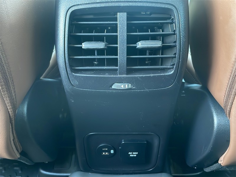 Ford Bronco Sport Vehicle Full-screen Gallery Image 16