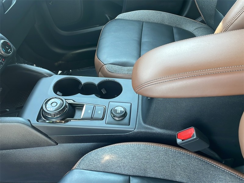 Ford Bronco Sport Vehicle Full-screen Gallery Image 18