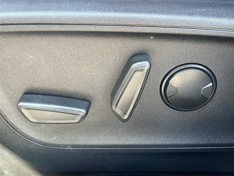 Ford Bronco Sport Vehicle Full-screen Gallery Image 19