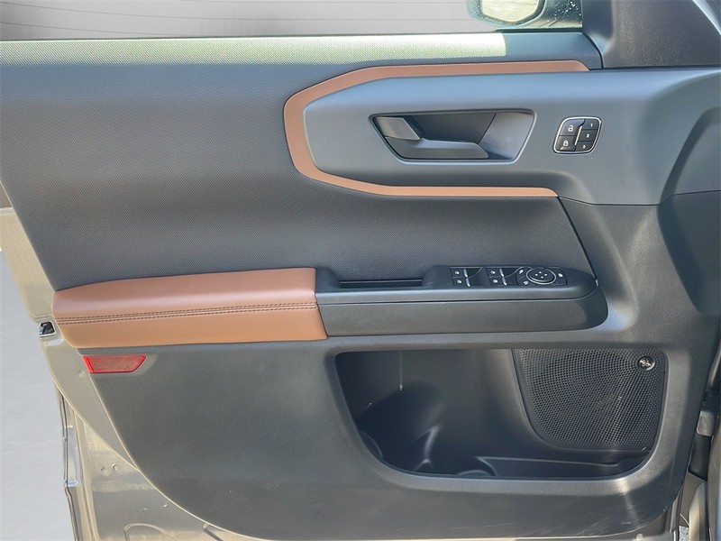 Ford Bronco Sport Vehicle Full-screen Gallery Image 28