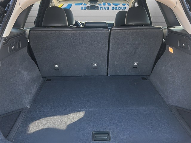 INFINITI QX50 Vehicle Full-screen Gallery Image 12