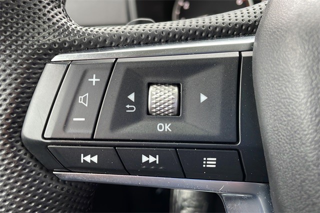 Mitsubishi Outlander Vehicle Full-screen Gallery Image 16