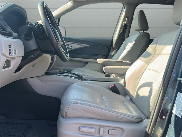 Honda Pilot Vehicle Full-screen Gallery Image 10