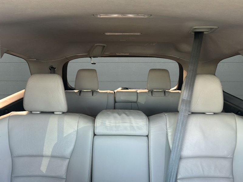 Honda Pilot Vehicle Full-screen Gallery Image 23