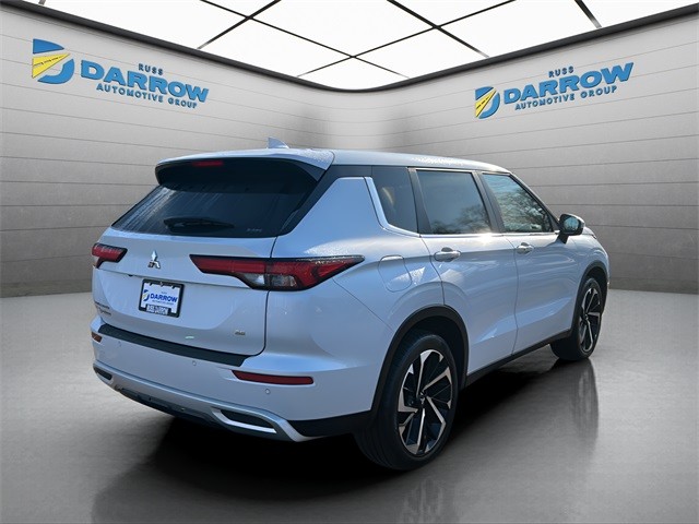 Mitsubishi Outlander Vehicle Full-screen Gallery Image 5