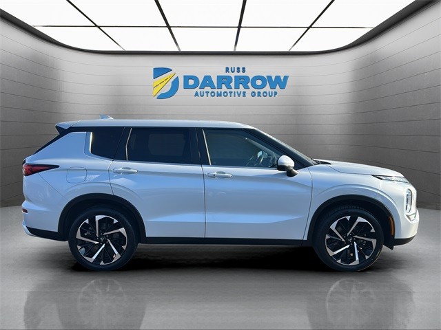 Mitsubishi Outlander Vehicle Full-screen Gallery Image 6