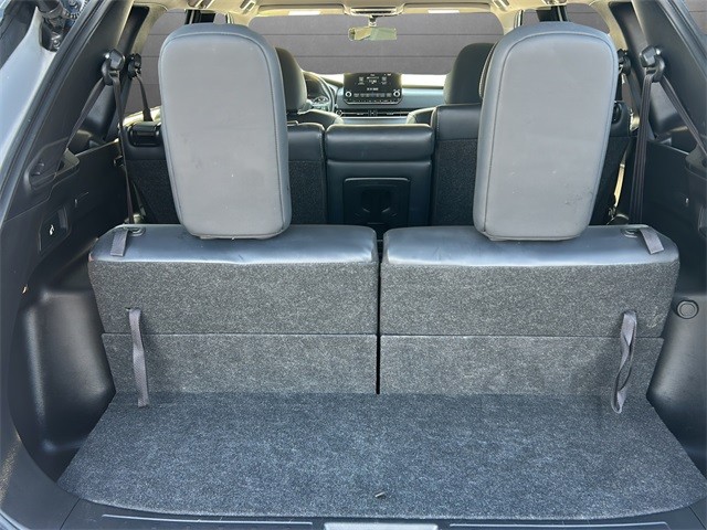 Mitsubishi Outlander Vehicle Full-screen Gallery Image 11