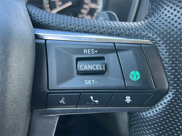 Mitsubishi Outlander Vehicle Full-screen Gallery Image 16