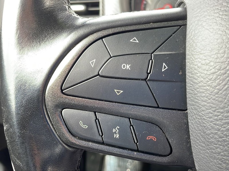 Dodge Charger Vehicle Full-screen Gallery Image 9