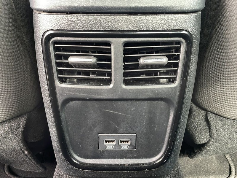 Dodge Charger Vehicle Full-screen Gallery Image 18