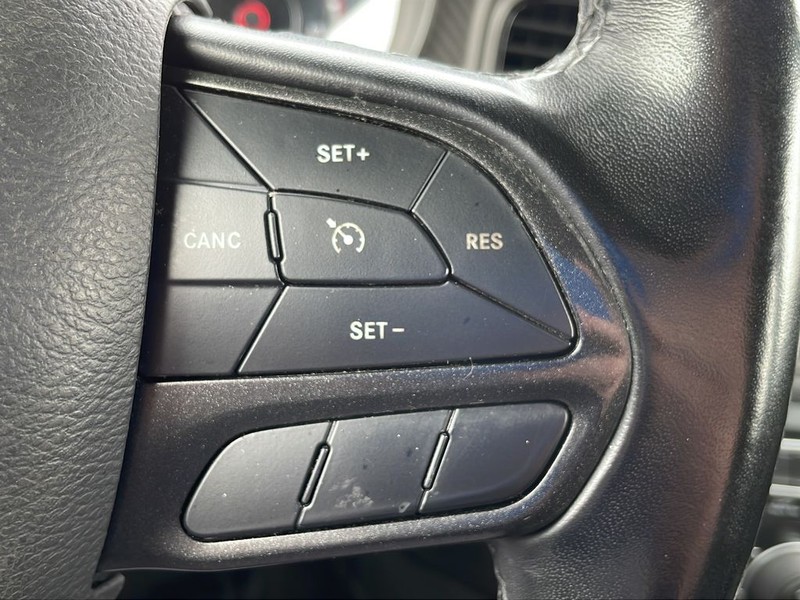 Dodge Charger Vehicle Full-screen Gallery Image 19