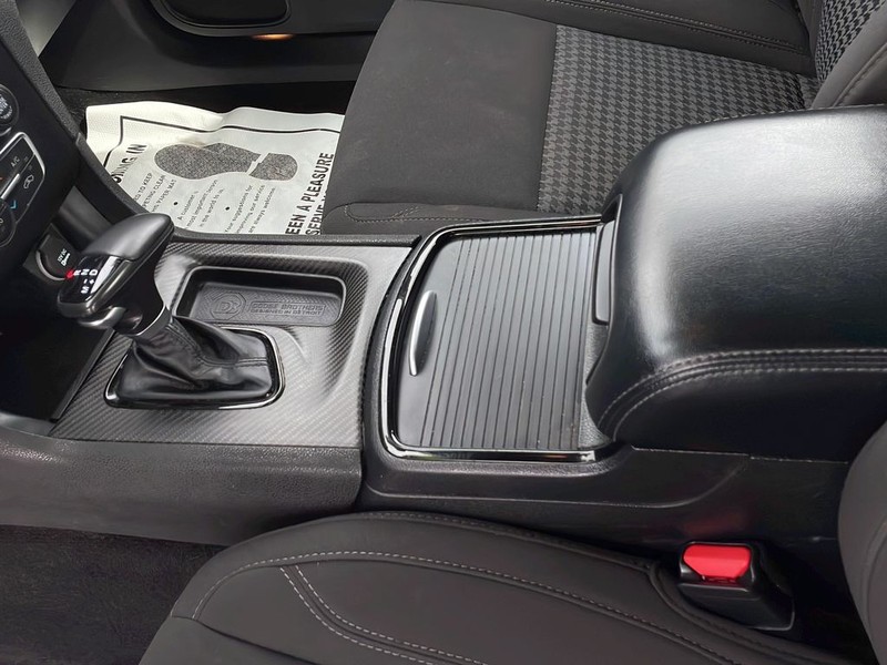 Dodge Charger Vehicle Full-screen Gallery Image 20