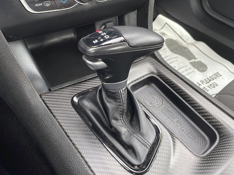 Dodge Charger Vehicle Full-screen Gallery Image 25