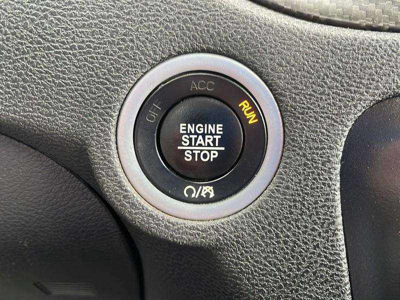 Dodge Charger Vehicle Full-screen Gallery Image 26