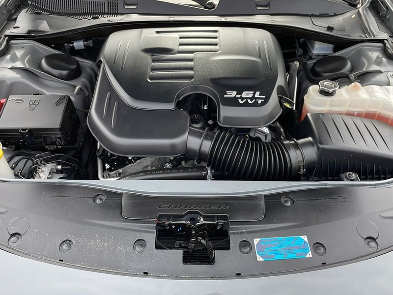 Dodge Charger Vehicle Full-screen Gallery Image 29