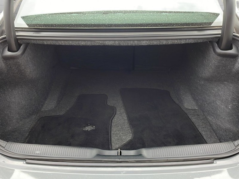 Dodge Charger Vehicle Full-screen Gallery Image 30