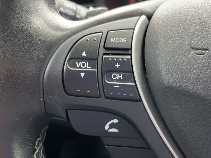 Acura ILX Vehicle Full-screen Gallery Image 9