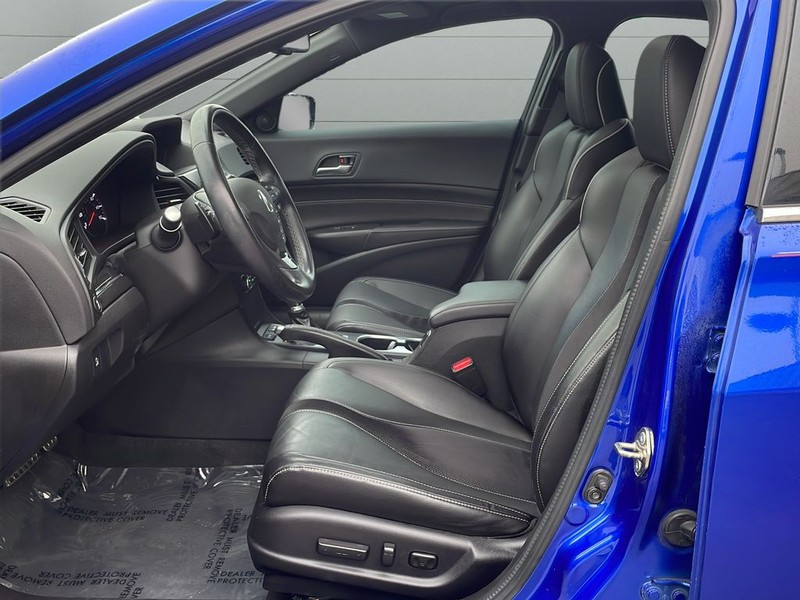 Acura ILX Vehicle Full-screen Gallery Image 10