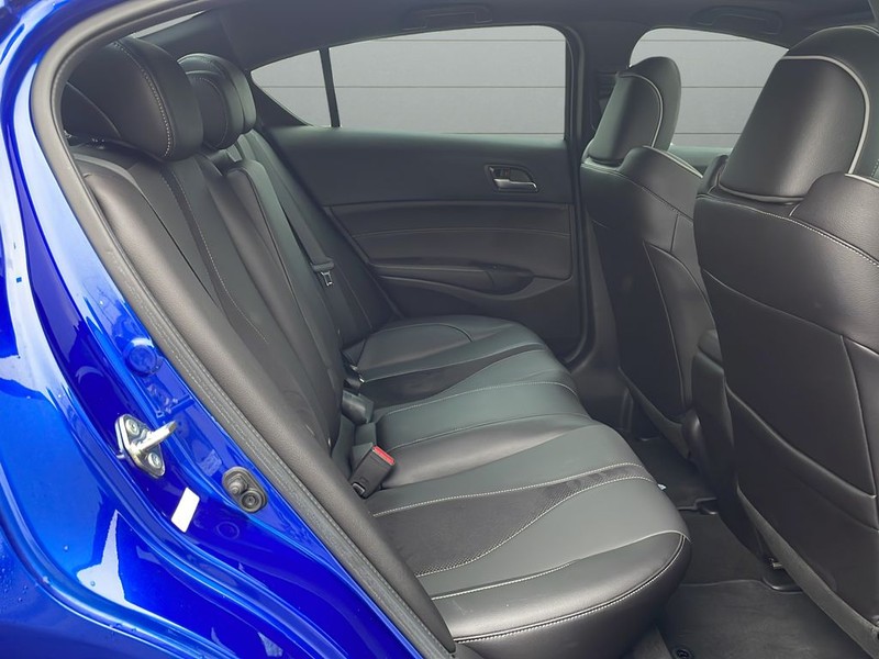 Acura ILX Vehicle Full-screen Gallery Image 14