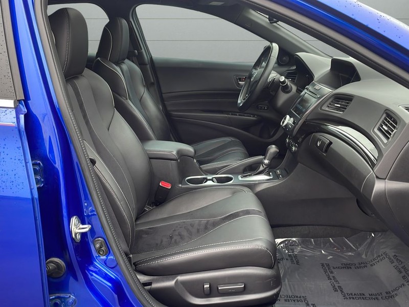 Acura ILX Vehicle Full-screen Gallery Image 15