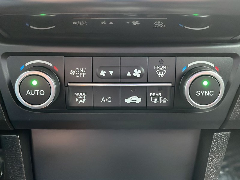 Acura ILX Vehicle Full-screen Gallery Image 26