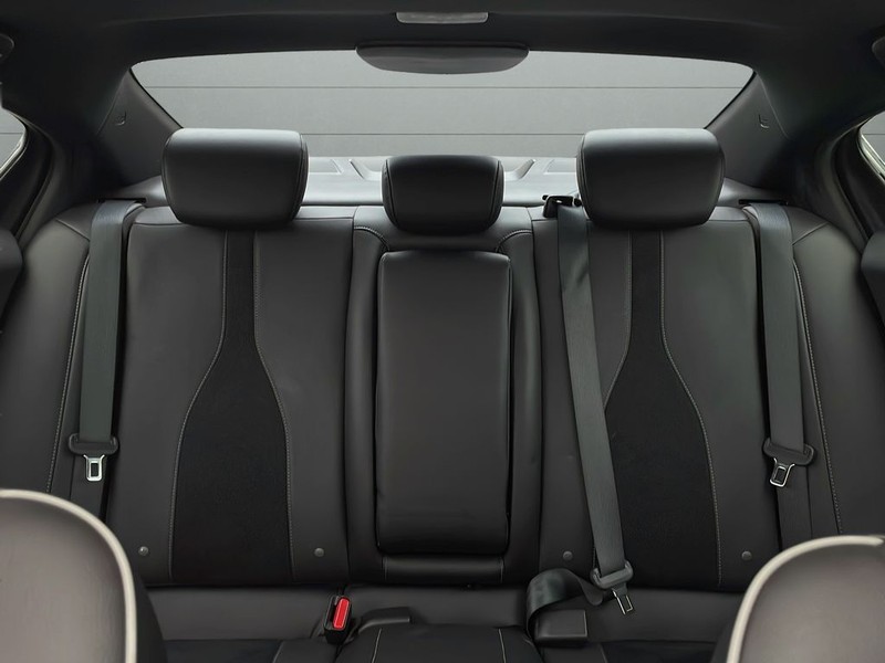 Acura ILX Vehicle Full-screen Gallery Image 27