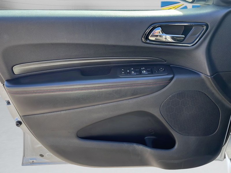 Dodge Durango Vehicle Full-screen Gallery Image 11