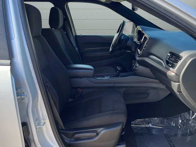 Dodge Durango Vehicle Full-screen Gallery Image 15