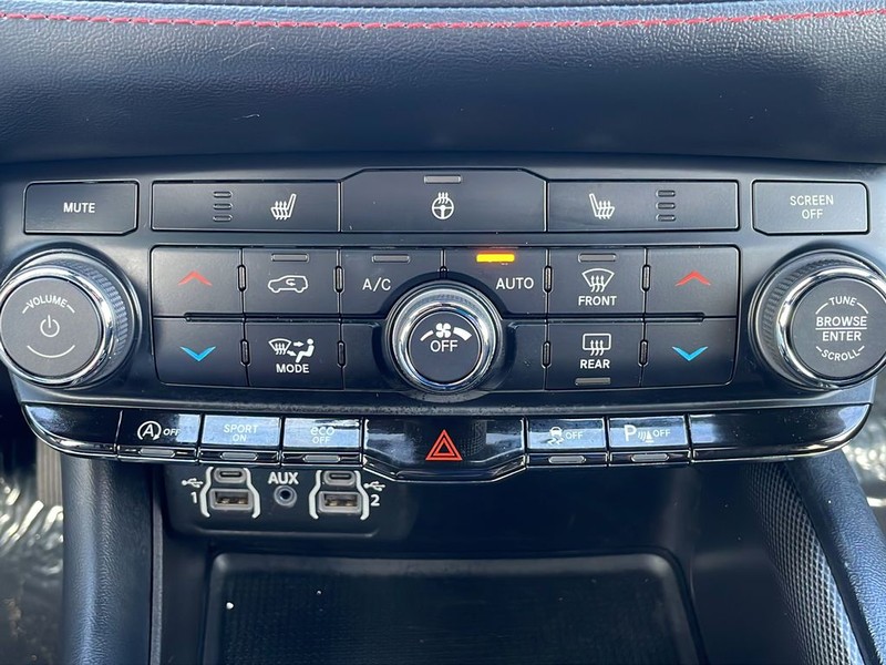 Dodge Durango Vehicle Full-screen Gallery Image 26